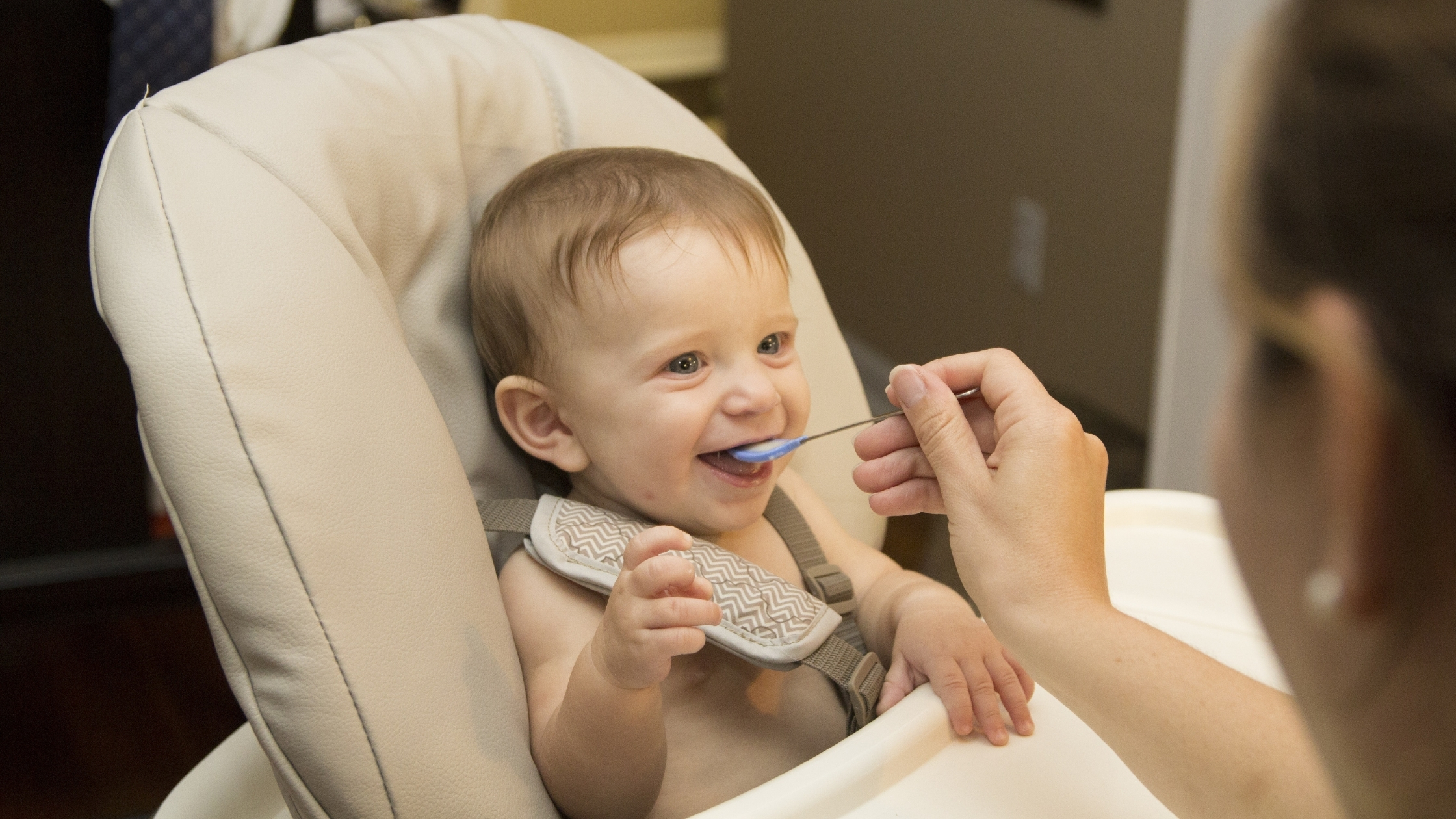 When Can Babies Begin Eating Solid Food?